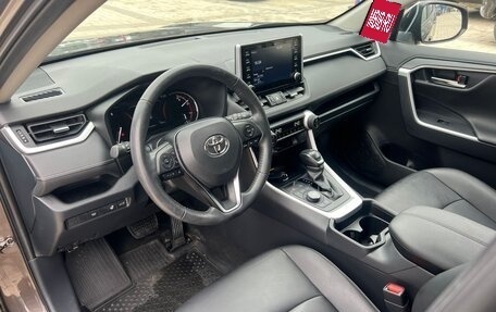 Toyota RAV4, 2019 год, 3 475 000 рублей, 2 фотография