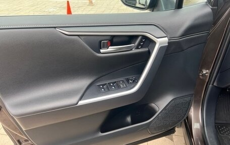 Toyota RAV4, 2019 год, 3 475 000 рублей, 3 фотография