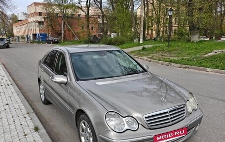 Mercedes-Benz C-Класс, 2005 год, 600 000 рублей, 2 фотография