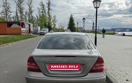 Mercedes-Benz C-Класс, 2005 год, 600 000 рублей, 5 фотография