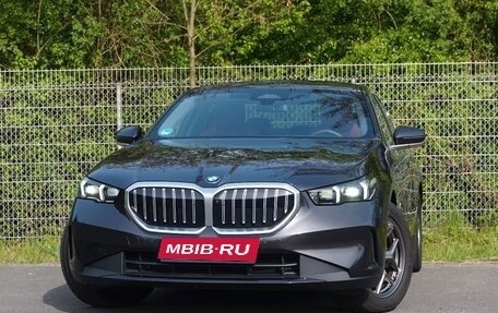 BMW 5 серия, 2024 год, 6 850 000 рублей, 1 фотография