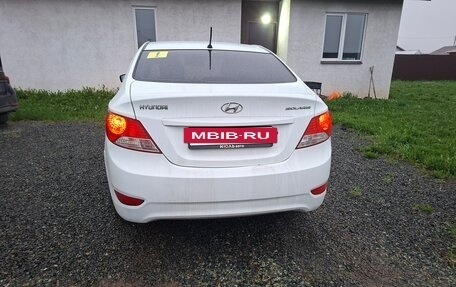 Hyundai Solaris II рестайлинг, 2013 год, 700 000 рублей, 2 фотография