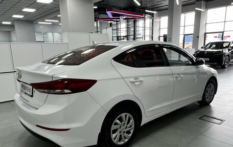 Hyundai Elantra VI рестайлинг, 2017 год, 1 290 001 рублей, 4 фотография