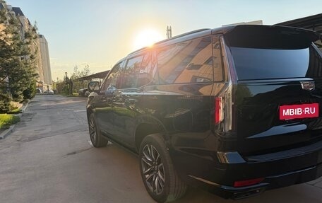 Cadillac Escalade V, 2021 год, 8 900 000 рублей, 15 фотография