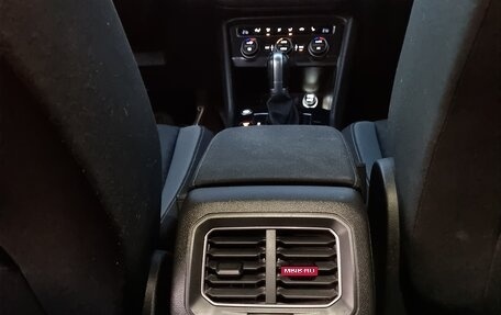 Volkswagen Tiguan II, 2017 год, 2 299 000 рублей, 11 фотография