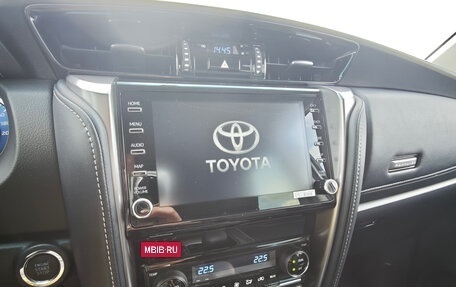 Toyota Fortuner II, 2022 год, 6 200 000 рублей, 3 фотография