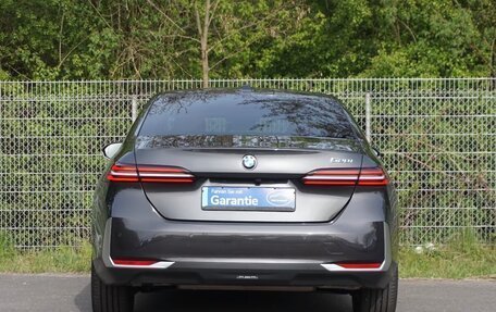 BMW 5 серия, 2024 год, 6 850 000 рублей, 4 фотография