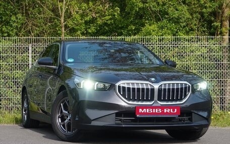 BMW 5 серия, 2024 год, 6 850 000 рублей, 2 фотография