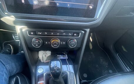 Volkswagen Tiguan II, 2017 год, 2 200 000 рублей, 6 фотография