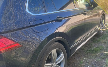 Volkswagen Tiguan II, 2017 год, 2 200 000 рублей, 3 фотография