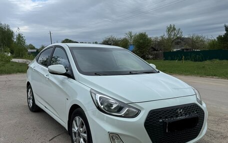 Hyundai Solaris II рестайлинг, 2012 год, 790 000 рублей, 5 фотография