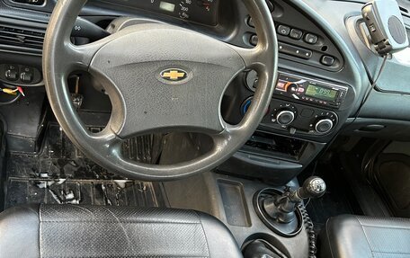 Chevrolet Niva I рестайлинг, 2004 год, 255 000 рублей, 10 фотография