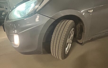 Hyundai Solaris II рестайлинг, 2011 год, 700 000 рублей, 3 фотография