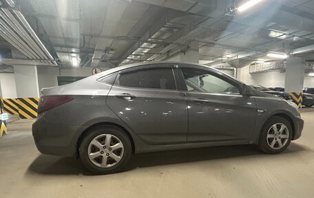 Hyundai Solaris II рестайлинг, 2011 год, 700 000 рублей, 10 фотография