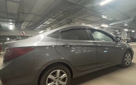 Hyundai Solaris II рестайлинг, 2011 год, 700 000 рублей, 11 фотография