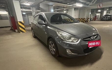 Hyundai Solaris II рестайлинг, 2011 год, 700 000 рублей, 7 фотография