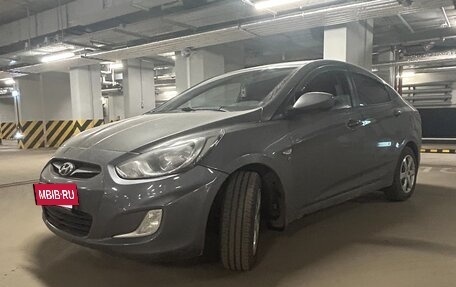 Hyundai Solaris II рестайлинг, 2011 год, 700 000 рублей, 9 фотография