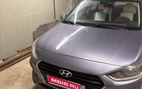 Hyundai Solaris II рестайлинг, 2017 год, 1 150 000 рублей, 1 фотография