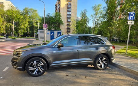 Volkswagen Touareg III, 2019 год, 6 000 000 рублей, 2 фотография