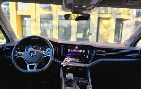 Volkswagen Touareg III, 2019 год, 6 000 000 рублей, 21 фотография