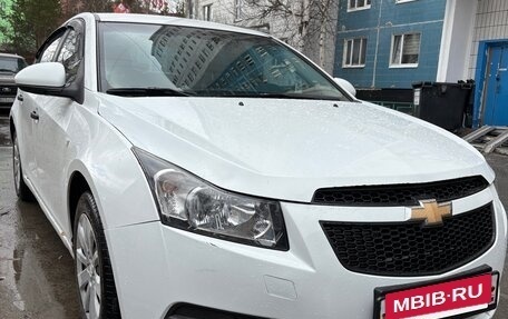 Chevrolet Cruze II, 2012 год, 800 000 рублей, 3 фотография