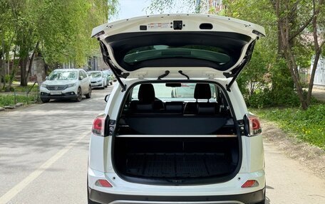 Toyota RAV4, 2017 год, 2 350 000 рублей, 10 фотография