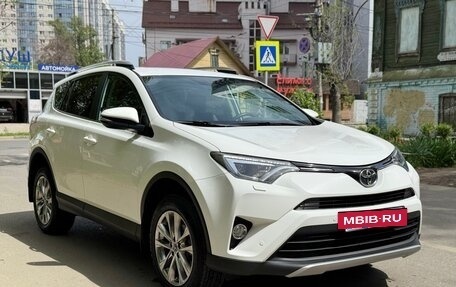 Toyota RAV4, 2017 год, 2 350 000 рублей, 3 фотография