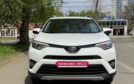 Toyota RAV4, 2017 год, 2 350 000 рублей, 2 фотография
