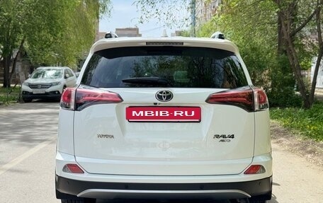 Toyota RAV4, 2017 год, 2 350 000 рублей, 6 фотография