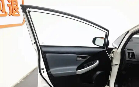 Toyota Prius, 2014 год, 1 161 900 рублей, 4 фотография