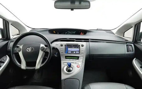 Toyota Prius, 2014 год, 1 161 900 рублей, 8 фотография