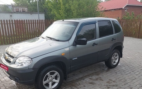 Chevrolet Niva I рестайлинг, 2009 год, 350 000 рублей, 1 фотография