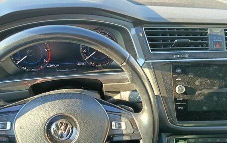 Volkswagen Tiguan II, 2018 год, 3 000 000 рублей, 6 фотография