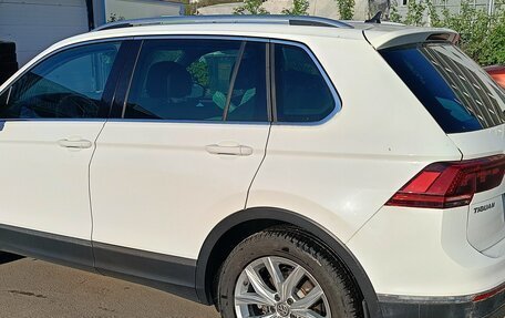 Volkswagen Tiguan II, 2018 год, 3 000 000 рублей, 4 фотография