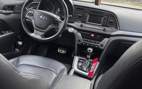 Hyundai Elantra VI рестайлинг, 2017 год, 1 600 000 рублей, 13 фотография