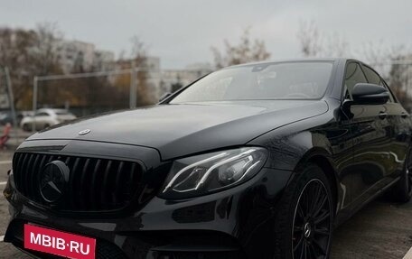 Mercedes-Benz E-Класс, 2019 год, 3 450 000 рублей, 1 фотография