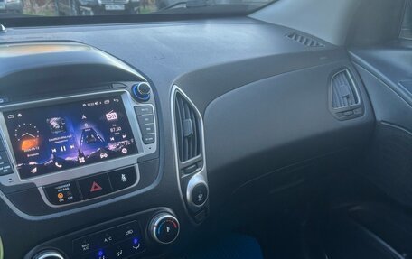 Hyundai ix35 I рестайлинг, 2010 год, 870 000 рублей, 13 фотография