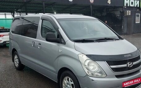 Hyundai H-1 II рестайлинг, 2010 год, 1 180 000 рублей, 2 фотография