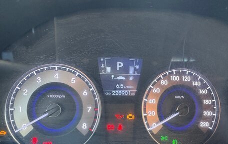 Hyundai Solaris II рестайлинг, 2011 год, 830 000 рублей, 26 фотография