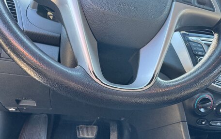 Hyundai Solaris II рестайлинг, 2011 год, 830 000 рублей, 39 фотография