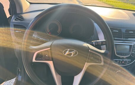 Hyundai Solaris II рестайлинг, 2011 год, 830 000 рублей, 38 фотография
