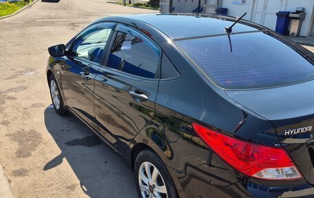 Hyundai Solaris II рестайлинг, 2013 год, 980 000 рублей, 3 фотография