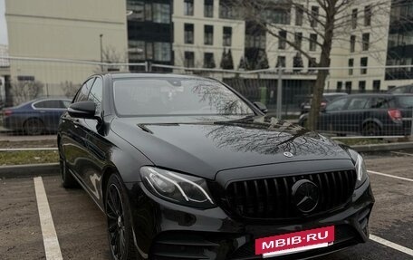 Mercedes-Benz E-Класс, 2019 год, 3 450 000 рублей, 2 фотография