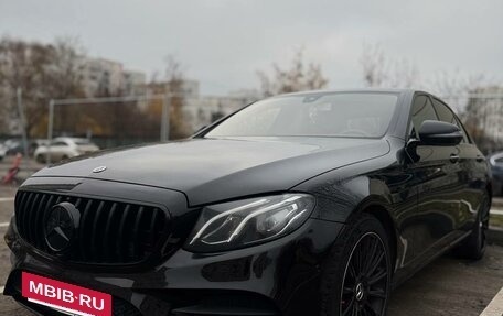 Mercedes-Benz E-Класс, 2019 год, 3 450 000 рублей, 3 фотография