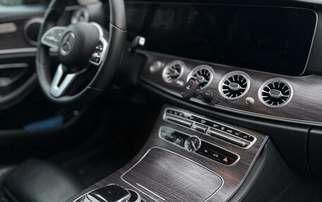 Mercedes-Benz E-Класс, 2019 год, 3 450 000 рублей, 16 фотография