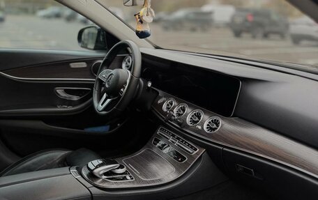 Mercedes-Benz E-Класс, 2019 год, 3 450 000 рублей, 17 фотография