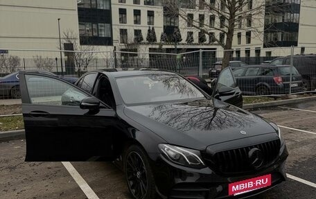 Mercedes-Benz E-Класс, 2019 год, 3 450 000 рублей, 6 фотография