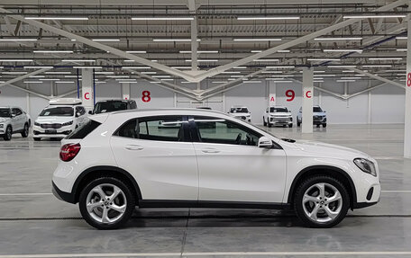 Mercedes-Benz GLA, 2018 год, 2 750 000 рублей, 5 фотография