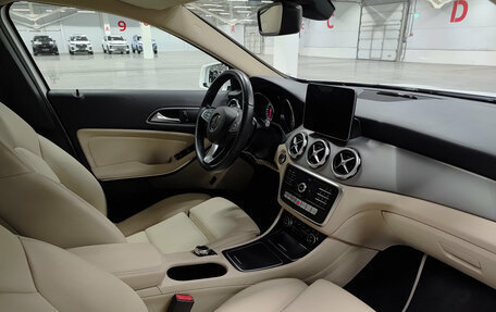 Mercedes-Benz GLA, 2018 год, 2 750 000 рублей, 13 фотография