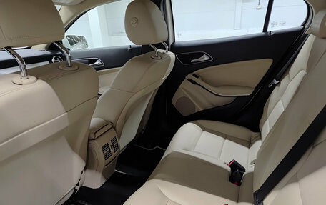 Mercedes-Benz GLA, 2018 год, 2 750 000 рублей, 15 фотография